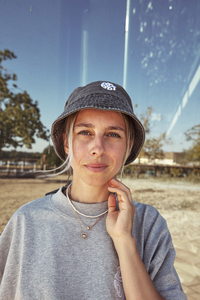 THE BUCKET HAT